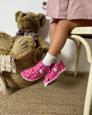 Papučky pre nôžky tých najmenších. 🧸 Doladiť ich viete krásnymi ponožkami či podkolienkami. 🎀 #fashionbabygirl...